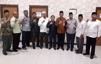 Pertama di Riau, Anggota DPRD Siak Ikhlaskan Penghasilan Dipotong untuk Zakat